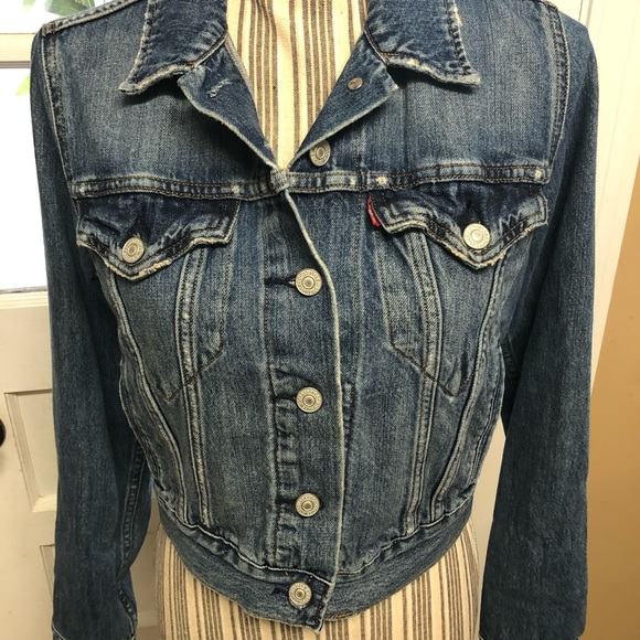 Levi's Jackets & Blazers - Levi’s distressed cropped denim jacket